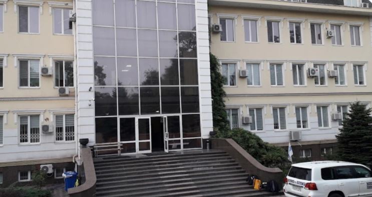 Sulmohet konsullata greke në Mariupol, raportohet për 12 të vrarë