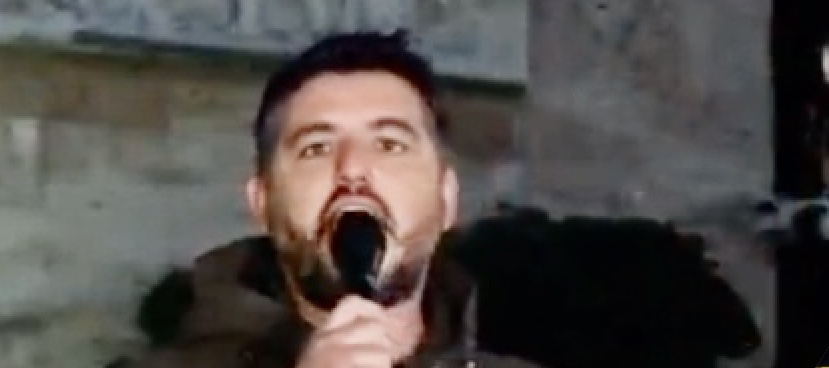 Gazetari Marin Mema i bashkohet protestës