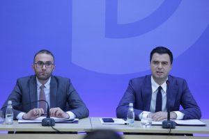 Nis mbledhja me dyer të mbyllura në Grupin e PD, Basha: 6 marsi ishte kurth!