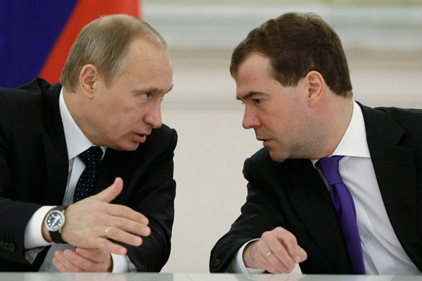 Franca i shpalli luftë ekonomike Rusisë, Medvedev i përgjigjet me kërcënim: Mos harroni që në historinë njerëzore ato luftëra janë kthyer në…