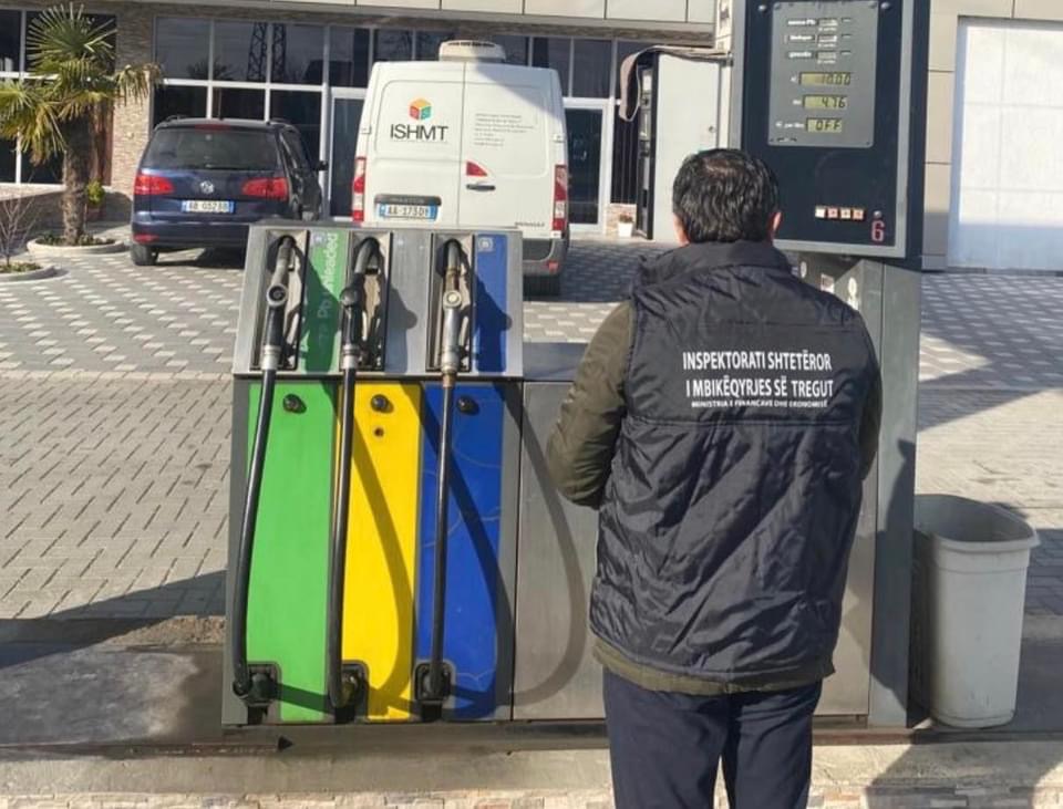 Ndëshkohen me gjobë  dy pika karburanti, kryeministri u tërheq vëmendjen: Boll!