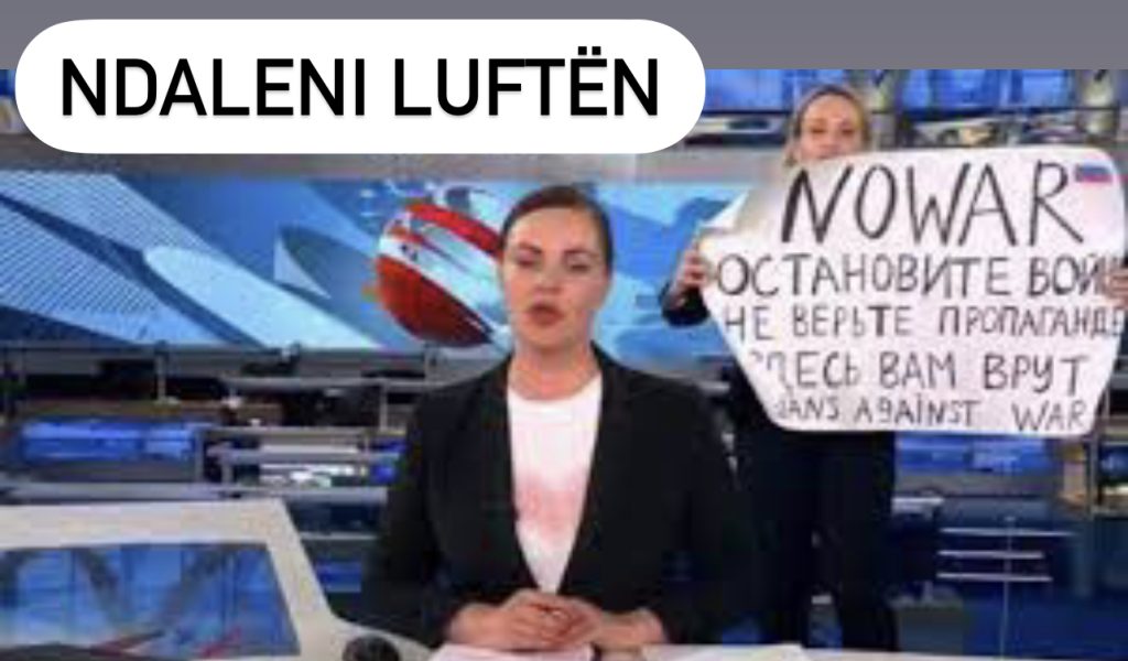 Doli në tv rus me pankarta kundër luftës, arrestohet redaktorja në Rusi