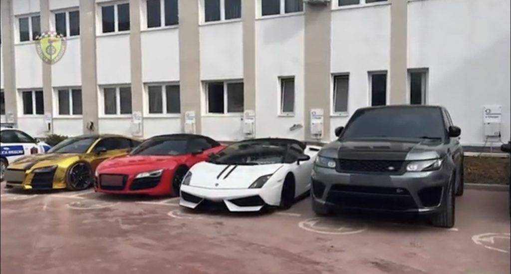 Bllokohen 16 makina luksoze në Tiranë, shumica me targa të huaja! Pezullohen 87 patenta brenda javës
