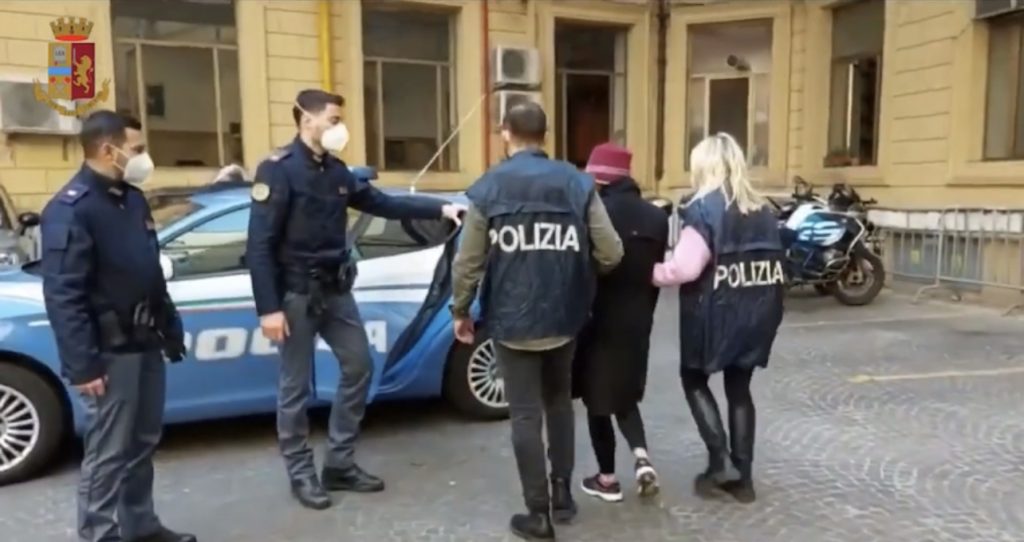Publikohen pamjet e arrestimit të këngëtares shqiptare Elsa Lila në Itali