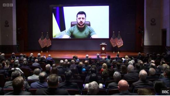 Zelensky duartrokitet  në kongresin amerikan: Bombardohemi nga qielli çdo ditë por nuk kemi ndërmend të dorëzohemi
