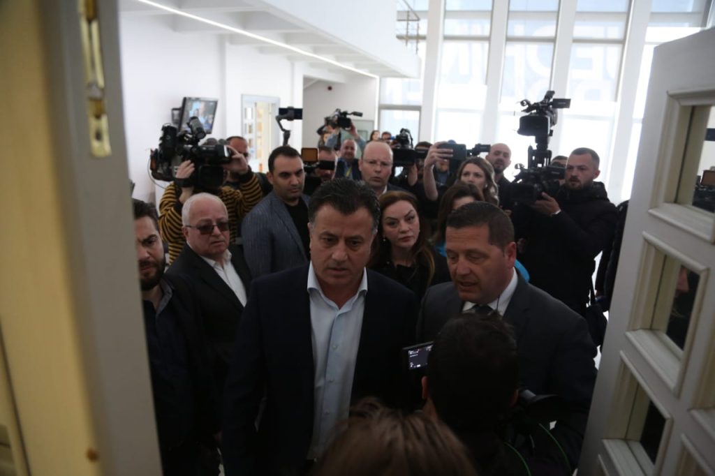 Gjykata njohu 11 dhjetorin, ‘Rithemelimi’ shkon në seli,mbledhje me Bardhin e Alibeajn