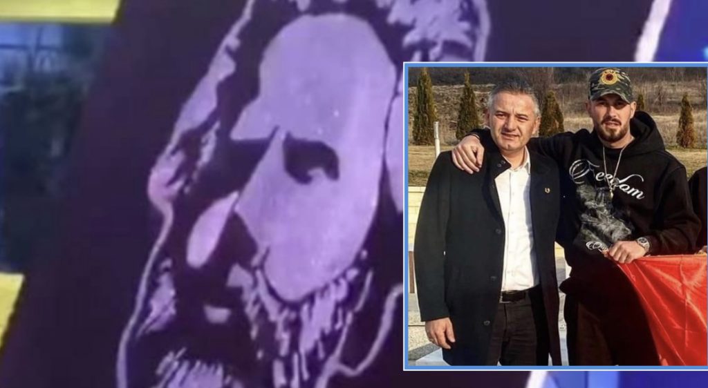 FOTOT/ Donaldi çon në Prekaz portretin e Adem Jasharit