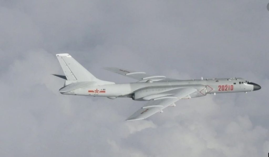 Çfarë po paralajmëron Putin? Rusia ngre në ajër avionin ushtarak që i bën ballë shpërthimeve bërthamore