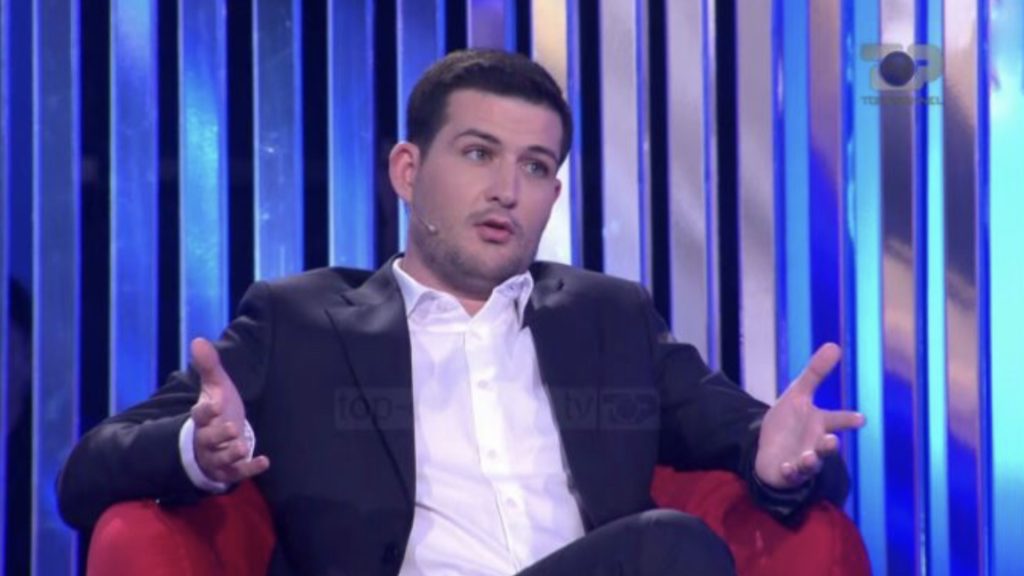Arbër Hajdari i la pa punë opinionistët mediokër të ekraneve