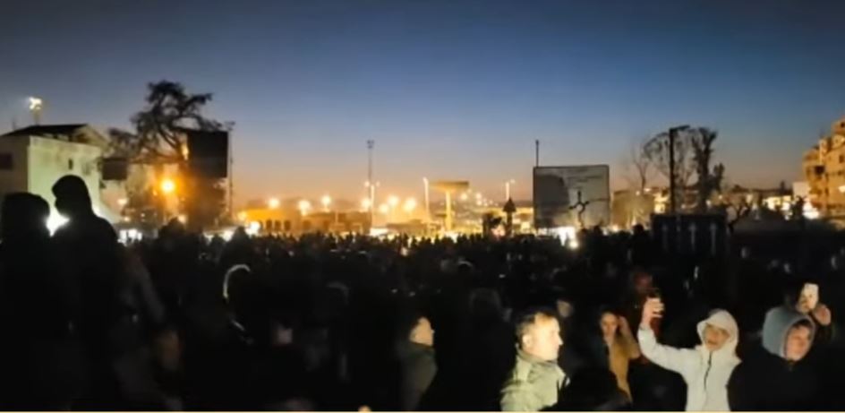 Përshkallëzohet protesta në Durrës, turma e qytetarëve bllokon Portin