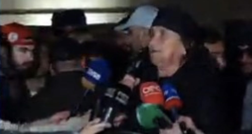 Nënë Liza sërish në shesh për rritjen e çmimeve: Kryeministri t’i thërrasë mendjes e të uli çmimet!