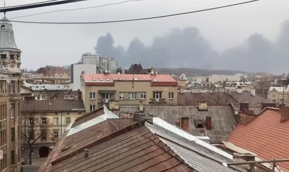 Biden vizitë në Poloni, forcat ruse bombardojnë qytetin ukrainas shumë pranë kufirit