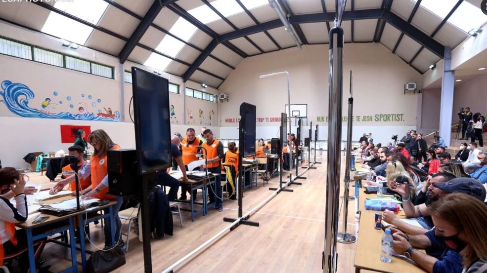 PS drejt fitores në 5 bashki, Berisha udhëheq në Shkodër dhe siguron ndjeshëm më shumë vota se PD