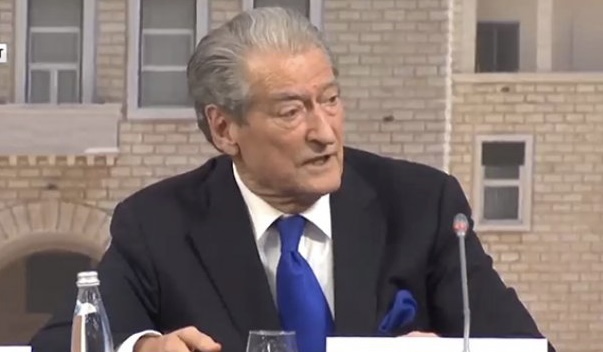 Tryeza për arsimin e lartë /Berisha: Arsimi i rrënuar në të gjitha nivelet, ka nevojë urgjente për ndryshim rrënjësor