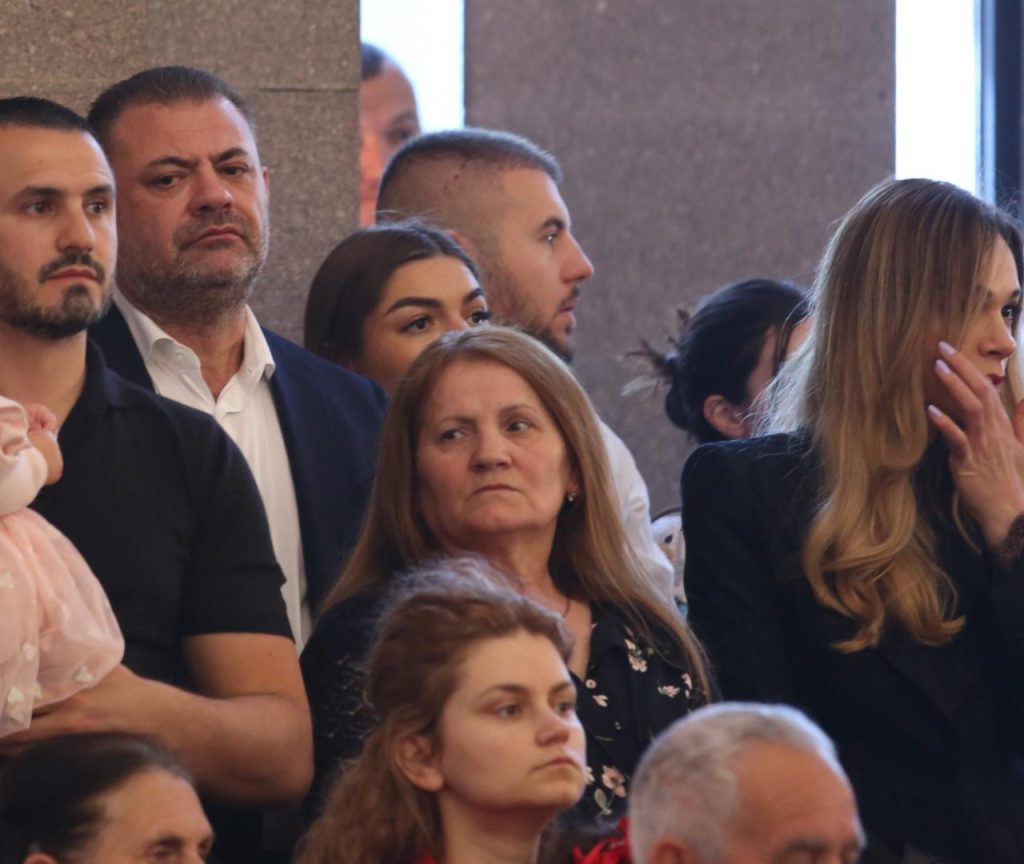 Doshi, Kryemadhi dhe Yuri Kim bashke për pashkët