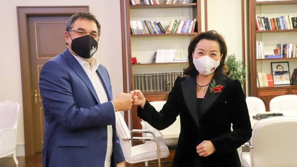 Ambasadorja Yuri Kim i shkon në zyrë ministrit të Brendshëm Bled Çuçi
