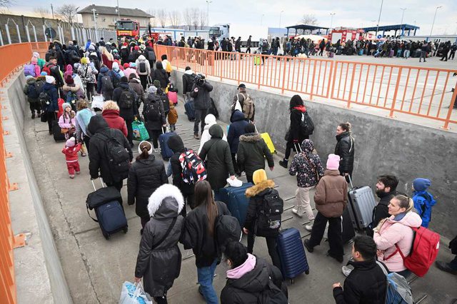 Femrat ukrainase  para  “kushteve ” dhe frikë nga bujaria e meshkujve beqarë britanikë