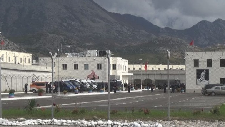 Arrestohet drejtori i burgut të Reçit