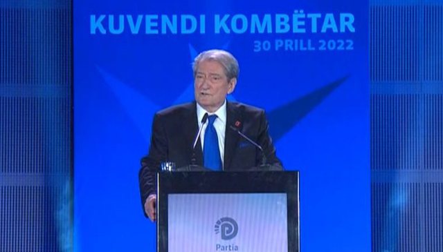 “Nuk do votojmë më kurrë pa emigrantët”- Berisha: Do mbushim rrugë dhe sheshe të Tiranës për të drejtat e shqiptarëve