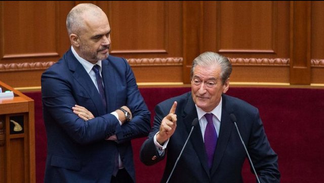 “Unë flas për të gjallët, ju flisni për të vdekurit”/ Berisha i përgjigjet Ramës: Zotohem do ta çoj Ramën aty ku ka vendin