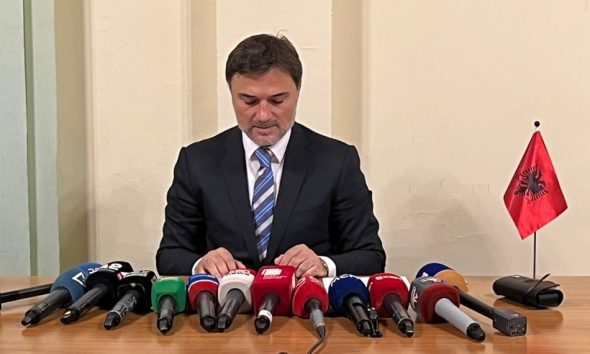 Zgjedhja e kandidaturës së Presidentit të ri, Enkelejd Alibeaj ironizon PS: Procesi duhet të jetë transparent e gjithëpërfshirës, jo i mbyllur në zarf