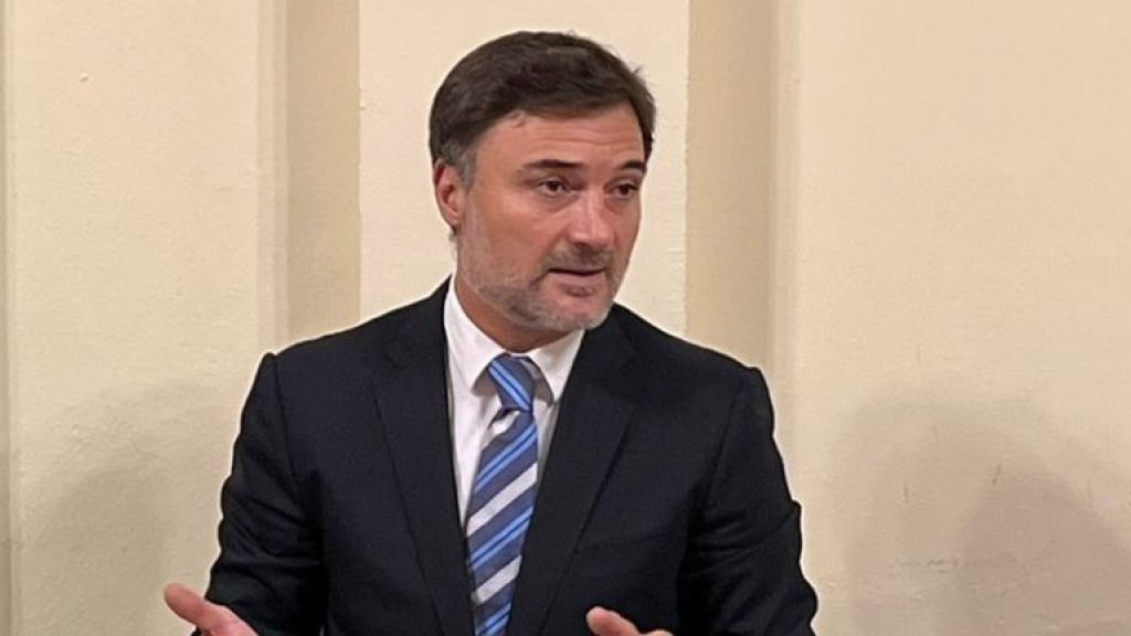 Alibeaj konferencë për mediat: Kam bërë thirrje dhe akte për bashkim
