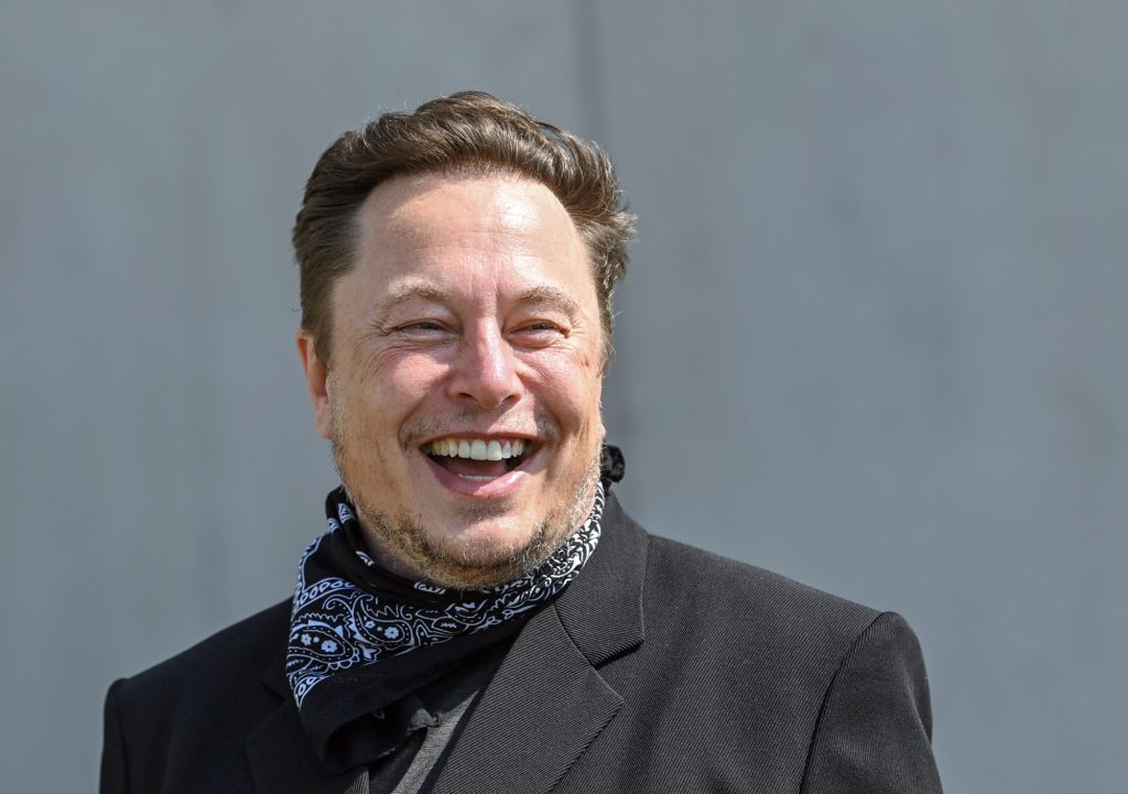 Pasuria marramendëse e Elon Musk, kush e ndjek në listën e “Forbes”
