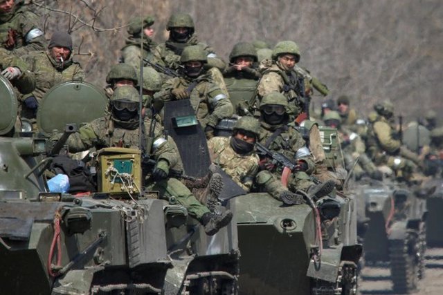 Ushtarët ukrainas të gatshëm për t’u përballur me ofensivën e Rusisë