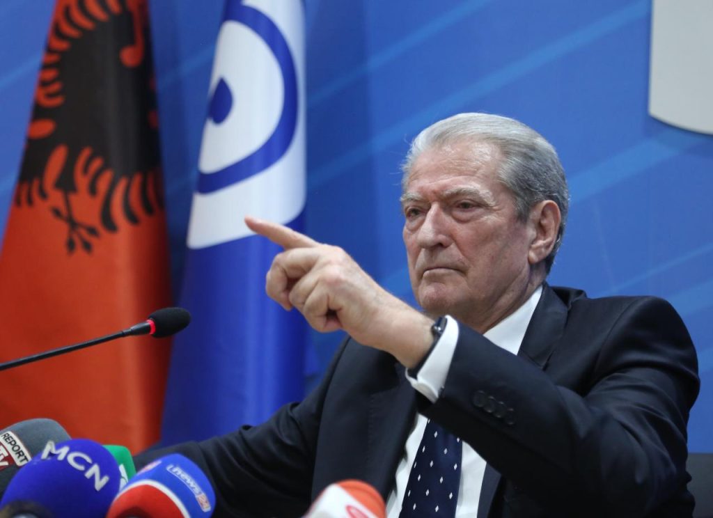 Enkelejd Alibeaj kritika nënkryetares së Kuvendit: Lista ka një renditje, nuk të lejon të bësh kapërcime