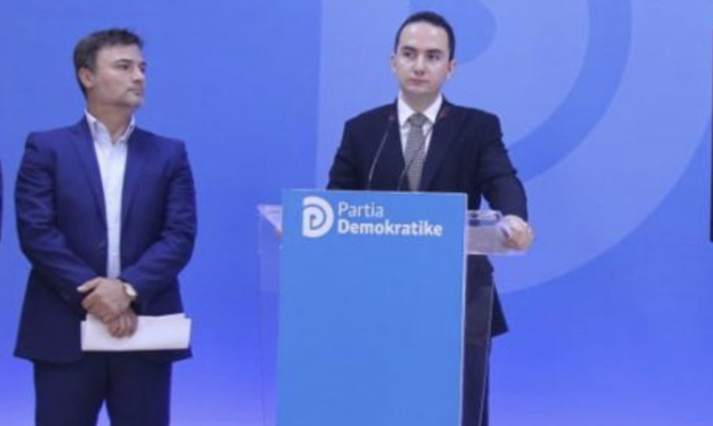 Reagon deputeti Ervin Salianji: Platforma që prezatoi  Alibeaj ndan PD në dy parti!