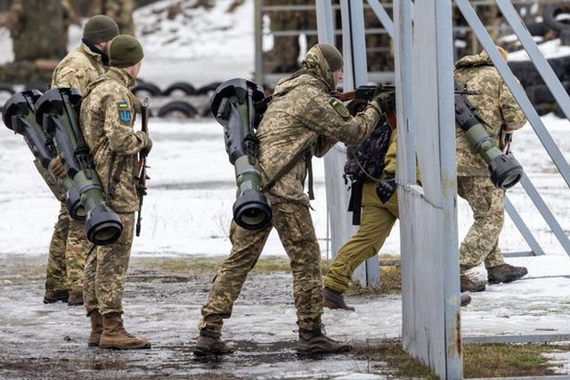 Pas Kievit, ukrainasit rimarrin kontrollin e një tjetër qyteti, largohen rusët