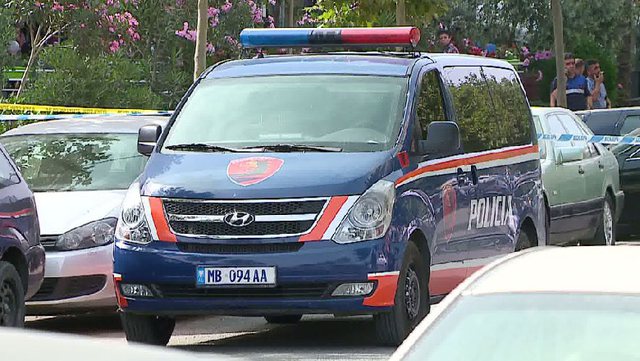 Bulqizë, sherr masiv në një lavazh me leva