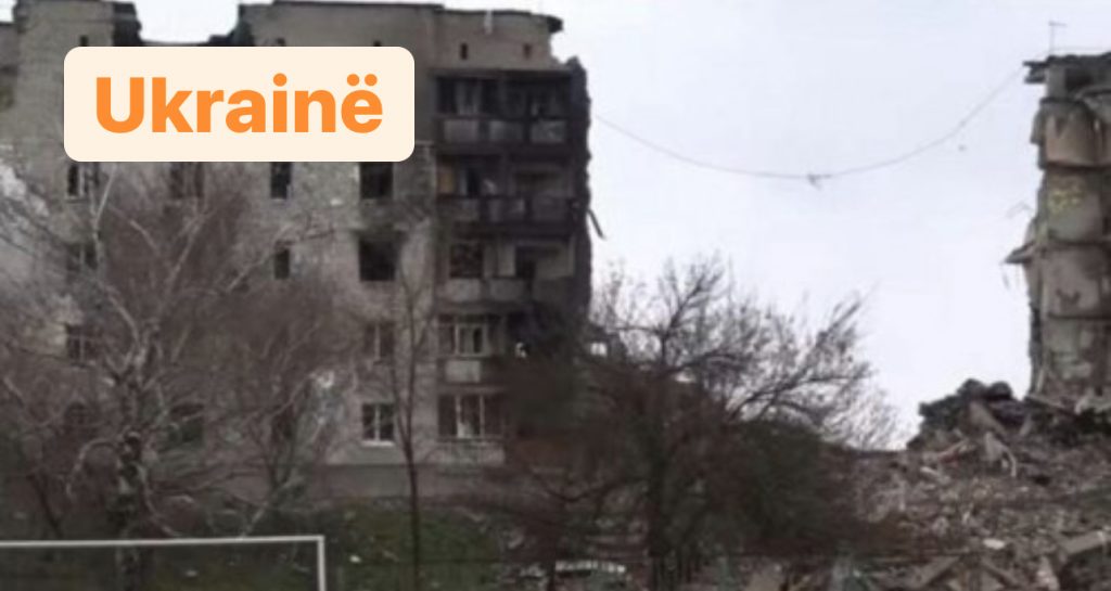 Mbeten nën rrënoja, gjenden trupat e pajetë të 44 civilëve