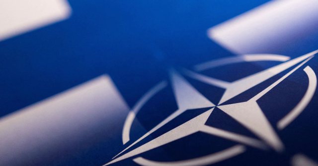 “Ditë historike”! Finlanda dhe Suedia dorëzojnë aplikimet për anëtarësim në NATO