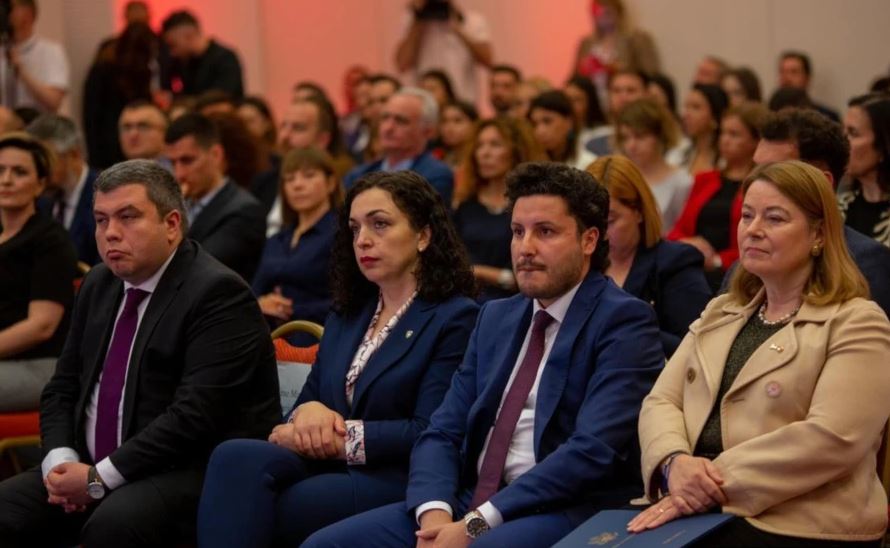 Osmani përplaset me Abazoviç për Ballkanin e Hapur: Mesazhi që po dërgojmë është se nuk ka rëndësi nëse je Putin apo Zelensky