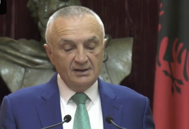 “Kryeministri nuk ka bërë kërkesë për autorizim”/ Meta për çështjen e detit: Deklaratat e Dendias të pavërteta!