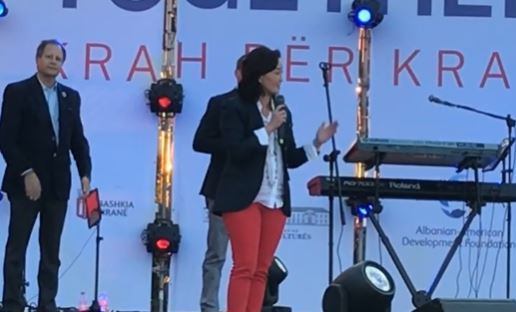Ambasadorja amerikane jep mesazhe në shqip: “Bashkimi bën fuqinë”! SHBA-Shqipëri, bashkë të ecim drejt së ardhmes