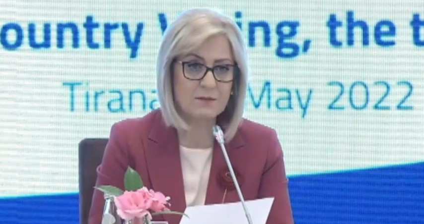 Kryetarja e Kuvendit: Ka ardhur koha të bëhet paketa ligjore që do mundësojë votimin e shtetasve me vendbanim jashtë Shqipërisë