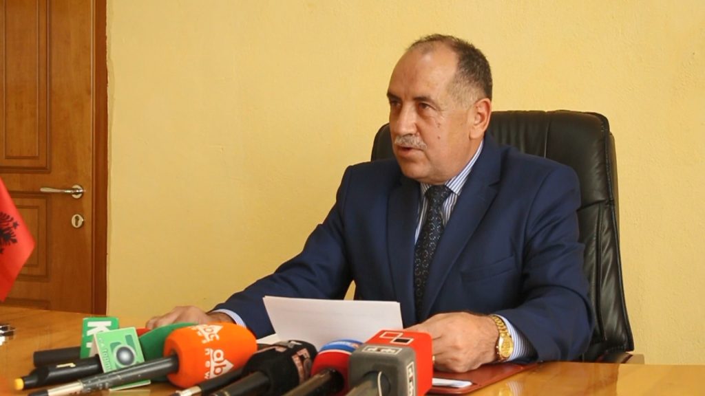Shkarkohet nga detyra prefekti i qarkut të Kukësit