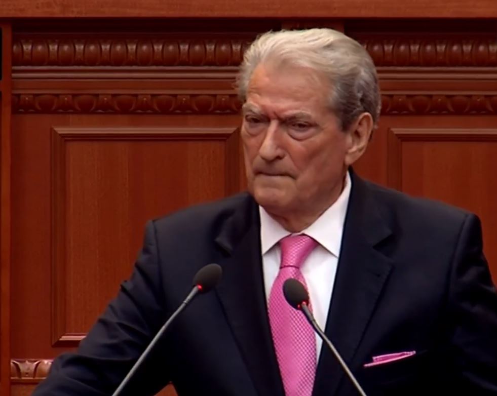 Berisha: Sirenat e urisë po oshëtijnë në të gjithë vendin! Bordet të japin dorëheqjen, shushunja monopolistike që vjedhin qytetarët
