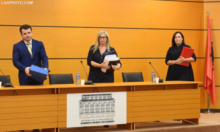 Gjyqtarja e Tiranës Anila Capo (Zere) jep dorëheqjen nga sistemi i drejtësisë