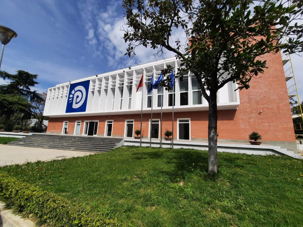 Grupi i mbledhur nga Alibeaj: Kërkesë për ngritjen e komisionit parlamentar për abuzimet me shitjeblerjen e energjisë