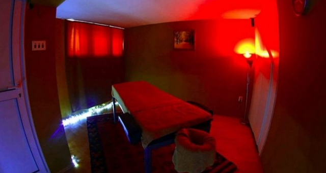 Ishte kthyer në “fole” prostitucioni, por kamuflohej si qendër masazhesh!