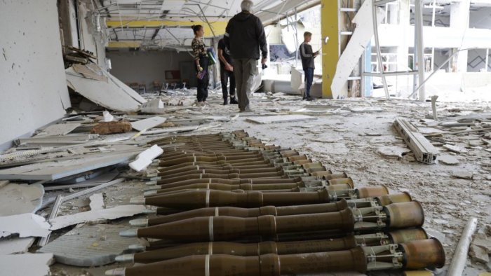 Vijojnë bombardimet në Donetsk, zyrtari i rajonit: Tre nga viktimat u vranë duke pirë ujë