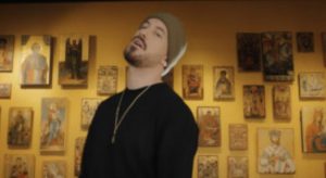 Videoklip në muze, avokati padi Romeo dhe Donald Veshajn! Drejtoresha: I lejuam ne!