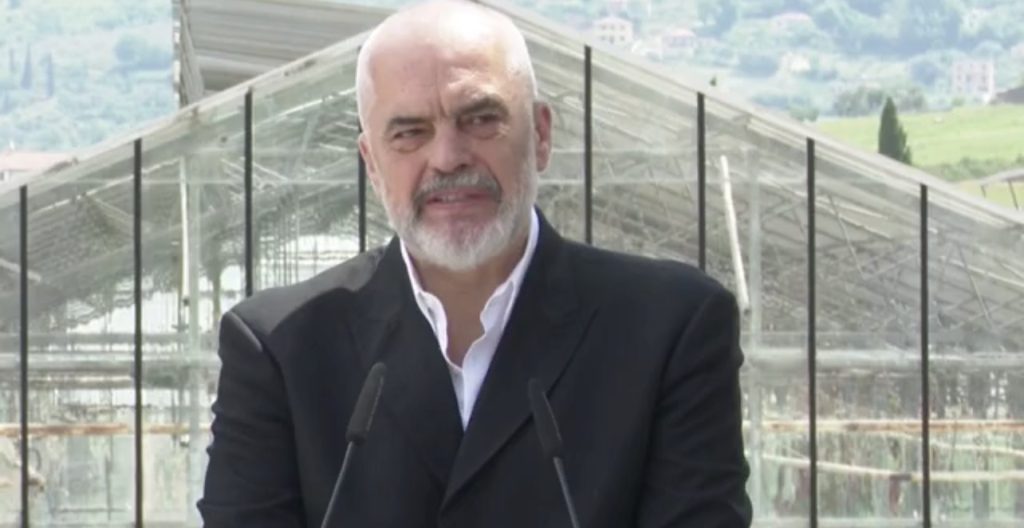 Rama ‘provokon’ me fermerët:Këtu jeni me partinë e punës jo me partinë e PD
