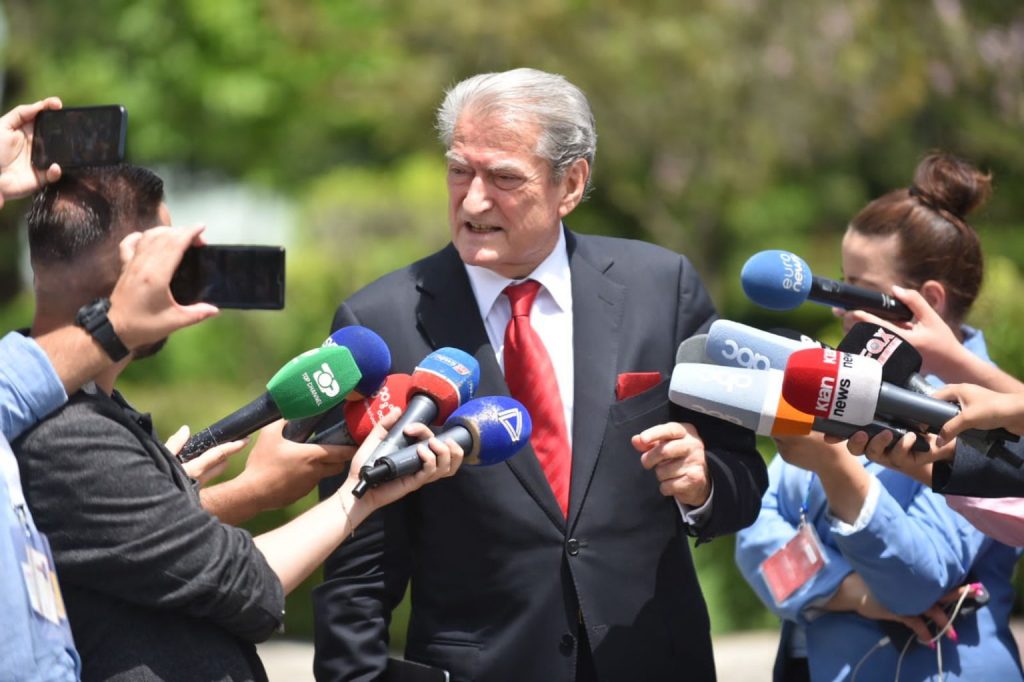 Berisha nxjerr videon: Këta qeveritarë ju mashtrojnë në çdo fjalë, ndaj protestoni me 7 korrik