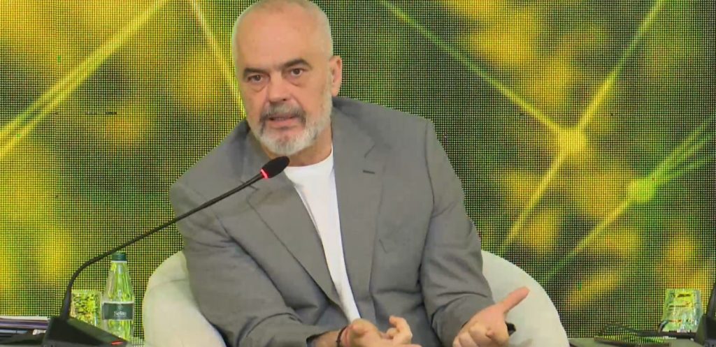 Rama ua hedh ‘fajin’ fermerëve pse derdhin prodhimet: Mësoni nga të tjerët, krizën nuk e kemi krijuar ne!