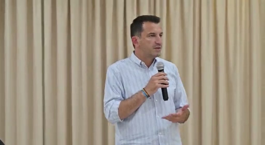 Erion Veliaj në takim  me qytetarët: Berisha dhe Ilir Meta, e vjetra që duhet t’i largohemi