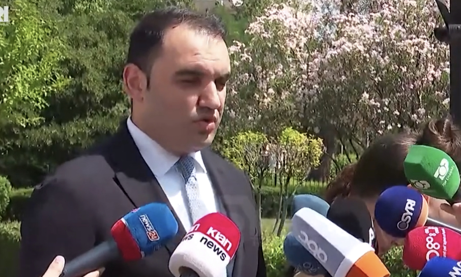 Këlliçi reagon ndaj Alibeajt: Kush mbyt zërin e qytetarëve, është pro Ramës